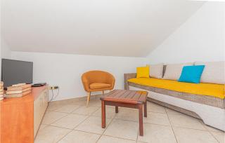 Awesome Apartment In Primosten - Primošten - 3