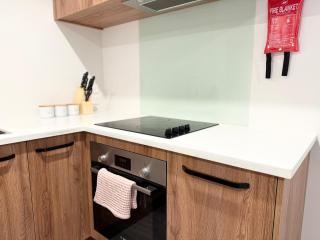 3BRM 3 Bathroom Central townhouse free car park - Christchurch - 5
