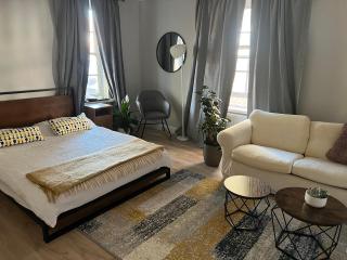 Stylish apt in a 1938 building with parking - London - 7