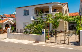 Three-Bedroom Apartment In Vodice - Vodice - 0