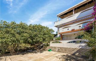 Amazing Apartment In Stara Novalja - 9