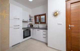 2 Bedroom Nice Apartment In Medulin - Medulin - 6