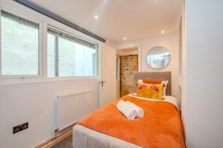 Central Comfort l 2-Bedroom Flat with Extra Sleeping Options - 1
