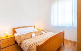 Amazing Apartment In Nevidane - Neviđane - 5