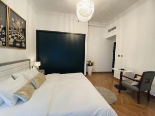 Modern Luxury 2BR Apartment - Dubai - 9