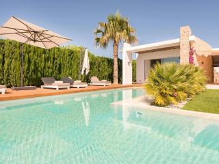 Stunning villa with modern appliances - San José - 1