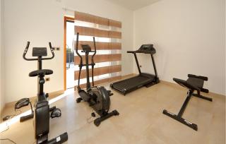 Awesome Home In Starigrad Paklenica - Starigrad-Paklenica - 4