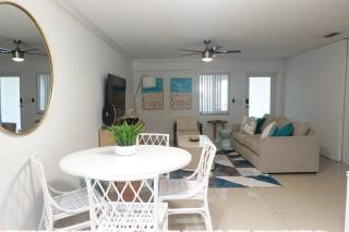 Vibrant Waterfront Apartment! - Boca Raton - 3