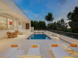 Stylish villa with generous veranda - Can Furnet - 5