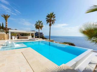 Holiday home with complimentary activities - 3