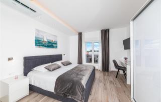 Awesome Home In Marina - Marina - 5