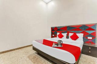 Hotel O M V Room's & Banquet - Transport Nagar - 8