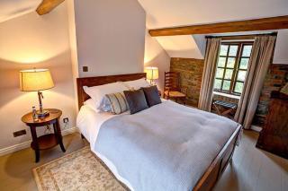 Luxury Large Group Accommodation with Hot Tub - - 7
