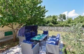 Nice Home In Prugovo With Jacuzzi - Prugovo - 2
