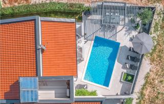 4 Bedroom Cozy Home In Medulin - 9