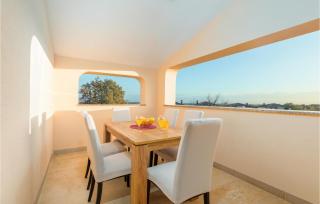 Gorgeous Home In Divsici With Wifi - 5