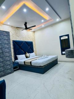 KashVi Hotels - Varanasi - 3