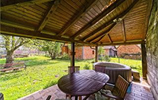 2 Bedroom Amazing Home In Zamrsje - - 2