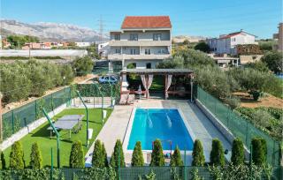 Awesome Home In Split With Wifi - Solin - 0