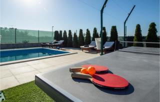 Awesome Home In Split With Wifi - Solin - 1