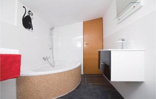 Four-Bedroom Holiday Home In Polaca - 2
