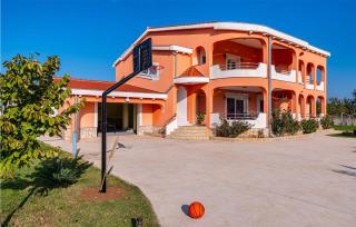 3 Bedroom Cozy Home In Galovac - Galovac - 8