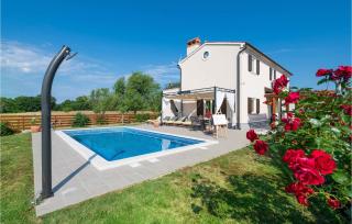 Gorgeous Home In Puntera With Wifi - 1