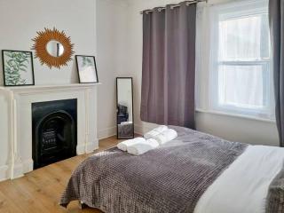 Evo Stays - Gravesend 2 bedroom - 2 mins walk to Station Town Centre - Kent - 9