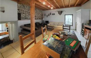 2 Bedroom Awesome Home In Bas-En-Basset - Bas-en-Basset - 1