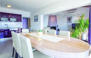 Awesome Home In Omis With Sauna - Zakučac - 5
