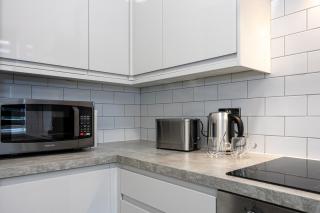 2 Ensuite Bed Home Near Shops - 5