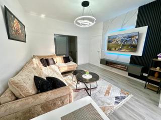Hidden Gem Apartment - Tirana - 9