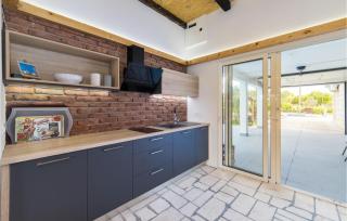 2 Bedroom Cozy Home In Stasevica - Staševica - 2