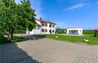 5 Bedroom Nice Home In Karojba - Motovun - 1