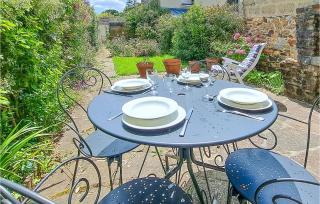 Awesome Home In Saint-Jean-Le-Thomas - 5