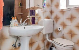 Nice Home In Koromacno - 4