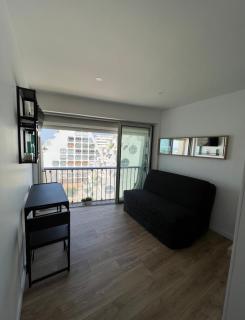 Studio rénové en plein centre ville, sur le port, vue mer - La Grande-Motte - 3