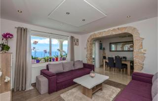 3 Bedroom Awesome Apartment In Makarska - 6