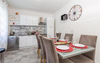 2 Bedroom Beautiful Apartment In Rijeka - Rijeka - 7