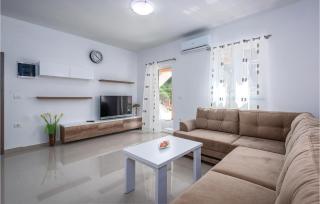 3 Bedroom Amazing Home In Plomin - Plomin - 9