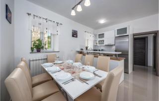3 Bedroom Amazing Home In Plomin - Plomin - 1