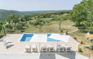4 Bedroom Amazing Apartment In Labin - Labin - 1