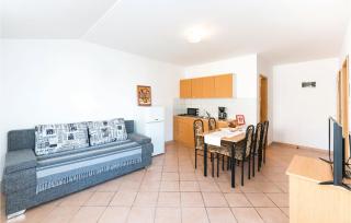 1 Bedroom Cozy Apartment In Vidalici - Kustići - 8