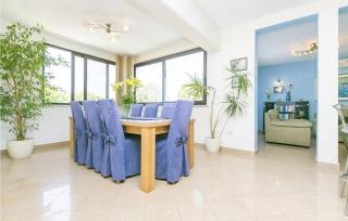 4 Bedroom Amazing Apartment In Labin - Labin - 3