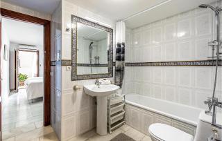 Gorgeous Home In La Herradura - La Herradura - 2