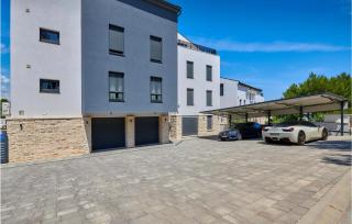 2 Bedroom Amazing Apartment In Liznjan - Ližnjan - 1