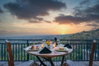 Villa Lovina Hill Paradise 2 - Unwind in luxury, where LOVE meets paradise! - Lovina - 9