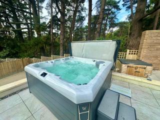 5 Bed House - Pool - Hot Tub - Sauna - Pool Table - Near New Forest and Beach - Sleeps 12 - 7