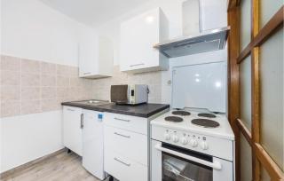 One-Bedroom Apartment In Svpetar - 4