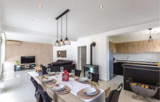 Six-Bedroom Holiday Home In Glavina Donja - Donja Glavina - 5